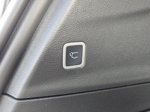 New 2026 Chrysler Pacifica Select image 17