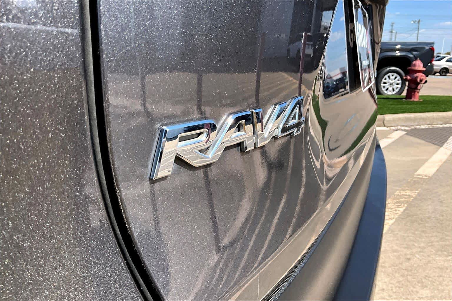 Used 2023 Toyota RAV4 Limited FWD image 31