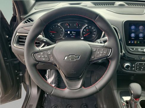Used 2023 Chevrolet Equinox RS w/ RS Leather Package image 17