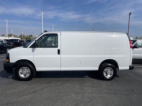 Used 2024 Chevrolet Express 2500 Work Van image 3