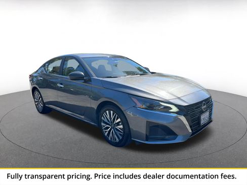 Used 2025 Nissan Altima 2.5 SV FWD image 1