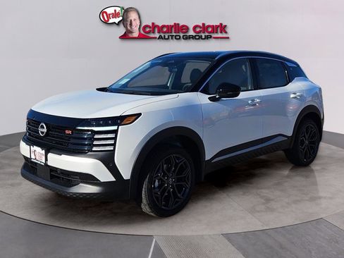 New 2026 Nissan Kicks SR FWD image 1
