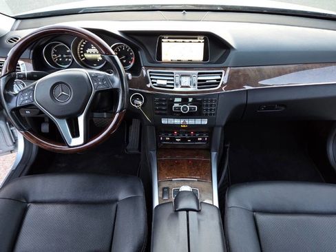 Used 2014 Mercedes-Benz E 350 4MATIC Sedan image 39