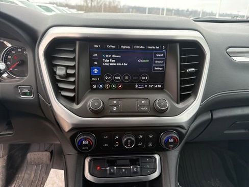 Used 2023 GMC Acadia SLT w/ Preferred Package image 15