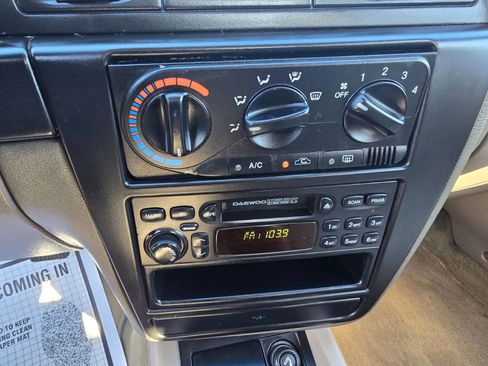 Used 2000 Daewoo Nubira SE image 20