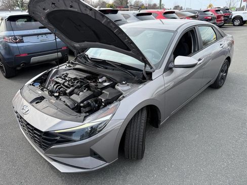 Used 2022 Hyundai Elantra SEL image 23
