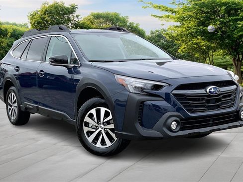 Certified 2025 Subaru Outback Premium image 3