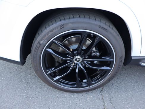 Used 2024 Mercedes-Benz GLS 580 4MATIC image 43