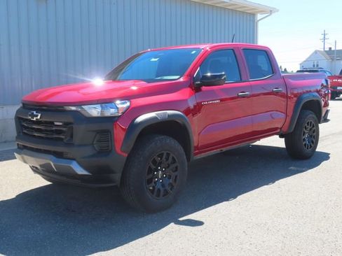 Used 2024 Chevrolet Colorado Trail Boss w/ Advanced Trailering Package AWD/4WD image 6