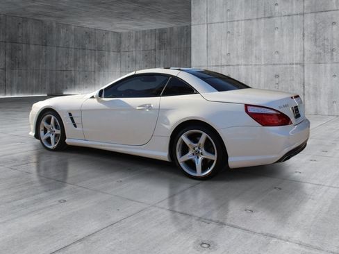 Used 2014 Mercedes-Benz SL 550 w/ Driver Assistance Package image 3