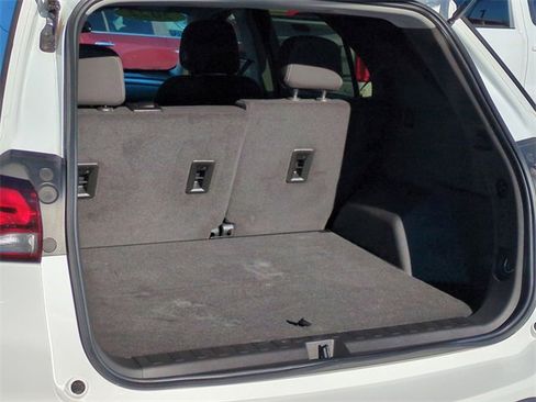 Used 2022 Chevrolet Equinox LS image 25