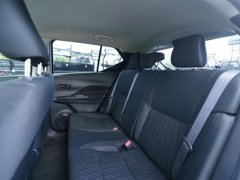 Used 2021 Nissan Kicks S FWD image 9