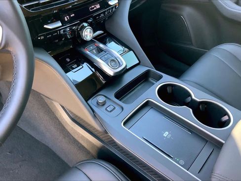 Used 2025 Acura MDX FWD image 15