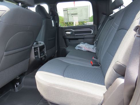 New 2026 RAM 3500 Big Horn AWD/4WD image 18