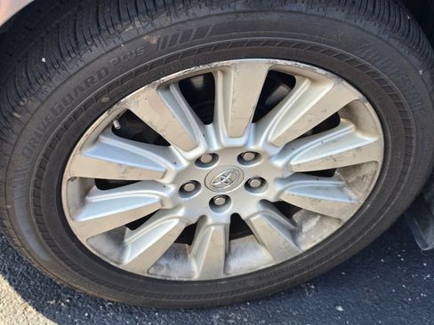 Used 2015 Toyota Sienna LE AWD/4WD image 24