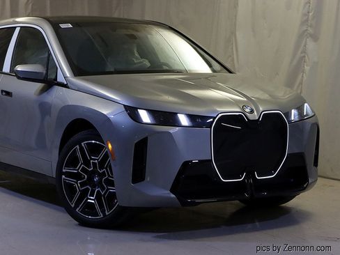 Used 2026 BMW iX xDrive60 image 2