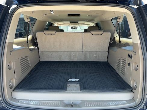 Used 2018 Chevrolet Suburban Premier AWD/4WD image 9
