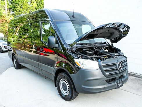 Used 2025 Mercedes-Benz Sprinter 2500 image 29