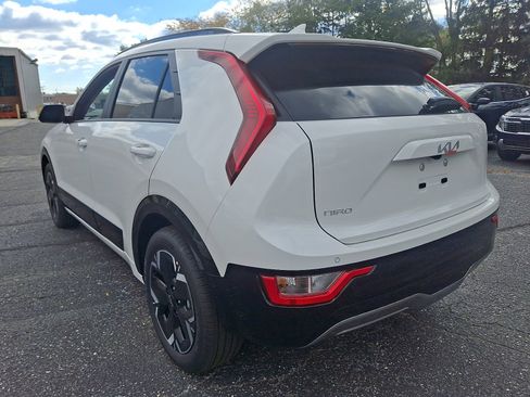 New 2025 Kia Niro Wind w/ Wind Preserve Package image 6