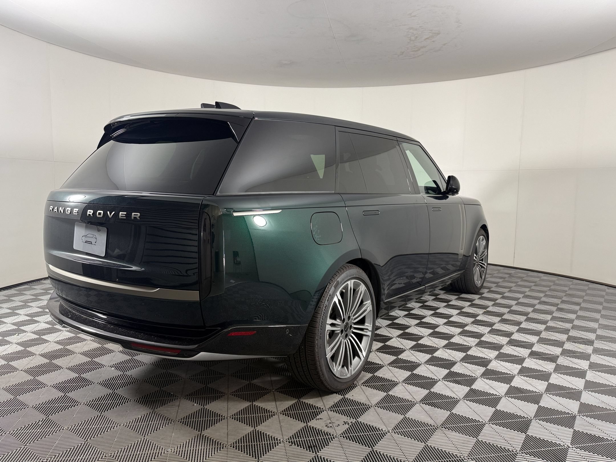 Used 2026 Land Rover Range Rover Long Wheelbase SE AWD/4WD image 9