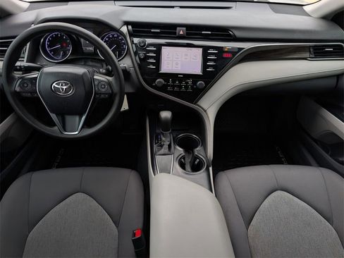Used 2020 Toyota Camry LE image 11