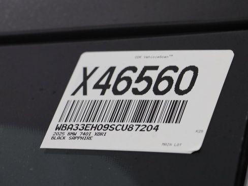 Certified 2025 BMW 740i xDrive w/ Premium Package image 26