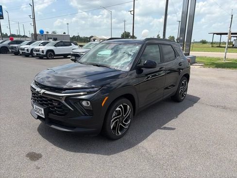 New 2026 Chevrolet TrailBlazer RS w/ Convenience Package FWD image 2