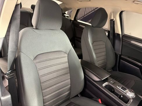 Used 2020 Ford Fusion SE FWD image 23