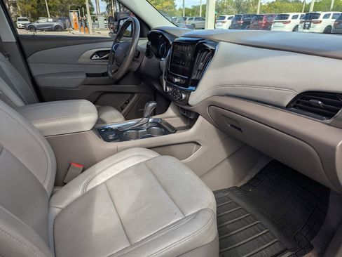 Used 2018 Chevrolet Traverse LT w/ LPO, 'HIT The Road' Package image 9