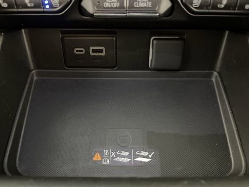 Used 2024 Chevrolet Tahoe Premier RWD image 28