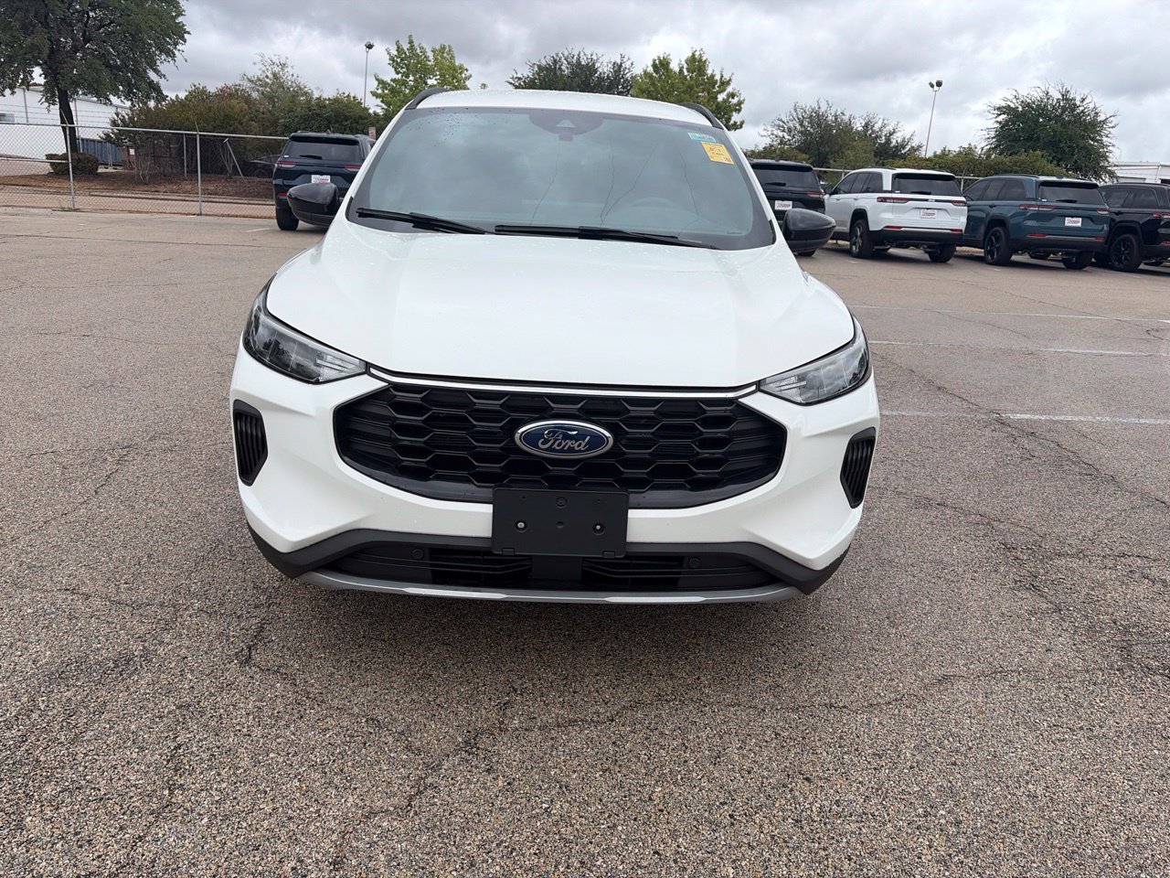 Used 2025 Ford Escape ST-Line w/ Tech Pack #1 FWD image 2