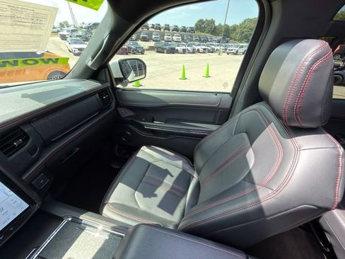 Used 2023 Ford Expedition Limited AWD/4WD image 25
