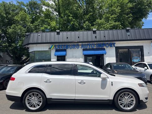Used 2013 Lincoln MKT AWD image 2