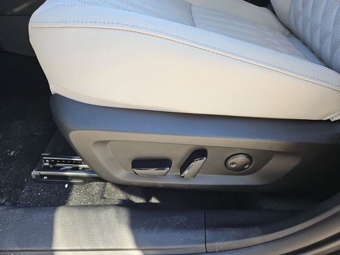 New 2026 Mitsubishi Outlander SEL FWD image 16