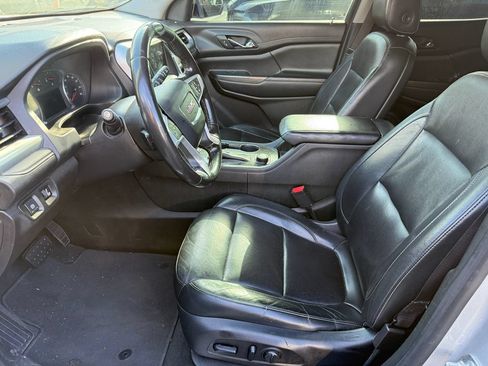 Used 2019 GMC Acadia SLT FWD image 3