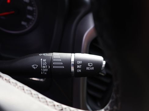 Used 2023 GMC Acadia AT4 w/ Preferred Package image 44