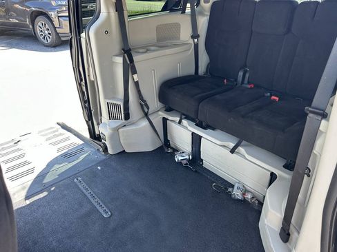 Used 2014 Dodge Grand Caravan SE w/ Quick Order Package 29E SE FWD image 26