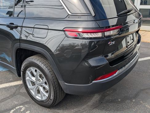 Used 2024 Jeep Grand Cherokee Limited image 21