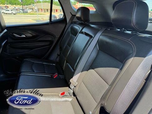 Used 2021 GMC Terrain SLT w/ Infotainment Package II AWD/4WD image 12