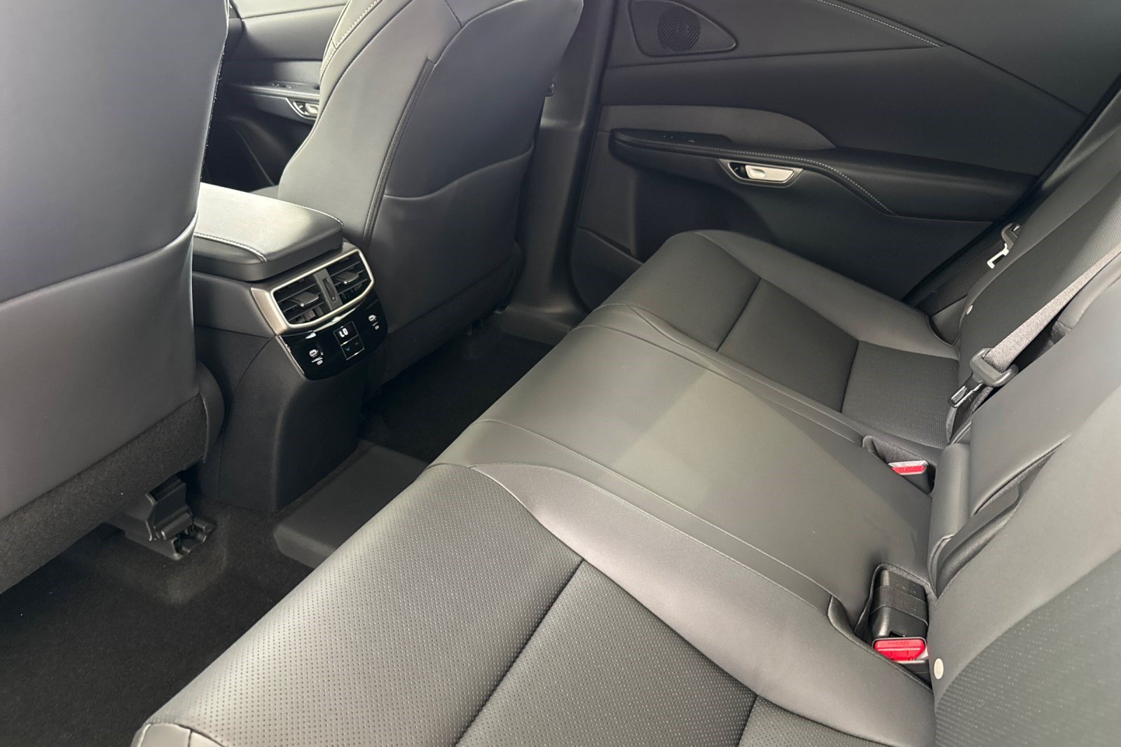 New 2026 Lexus RX 450h AWD image 8