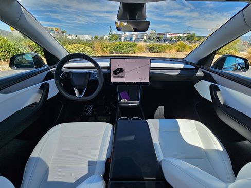 Used 2026 Tesla Model Y Long Range AWD/4WD image 23
