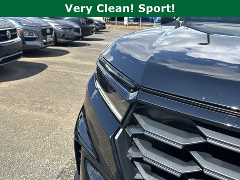 Used 2025 Honda Pilot Sport image 12