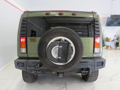 Used 2004 HUMMER H2 w/ Preferred Equipment Group image 5