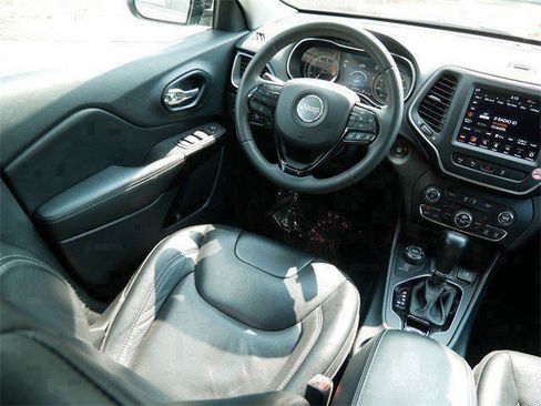 Used 2023 Jeep Cherokee Altitude Lux image 10