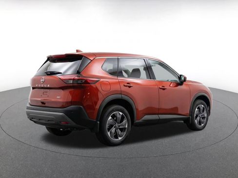 Used 2025 Nissan Rogue SV AWD/4WD image 8