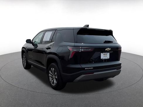 Used 2025 Chevrolet Equinox LT FWD image 9