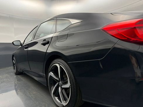 Used 2018 Honda Accord Sport image 7