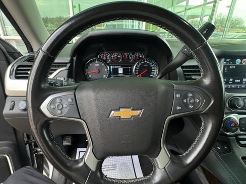 Used 2019 Chevrolet Suburban LT image 21