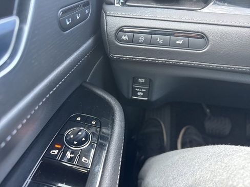 Used 2025 INFINITI QX80 Sensory image 16