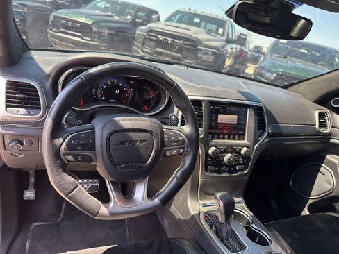 Used 2017 Jeep Grand Cherokee SRT AWD/4WD image 10